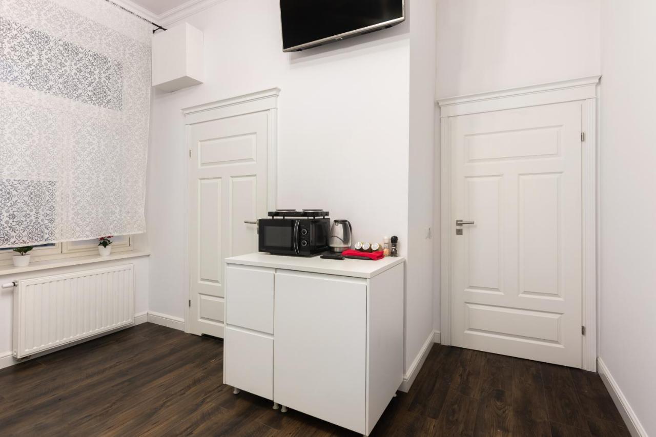 Uroczy Apartament Loretanska Apartment Krasków Exterior foto